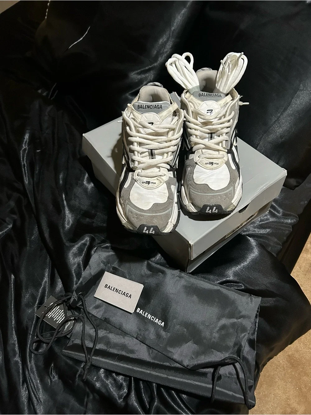 Balenciaga Runner Sneaker in White, Gray & Black - Picture 4 of 5